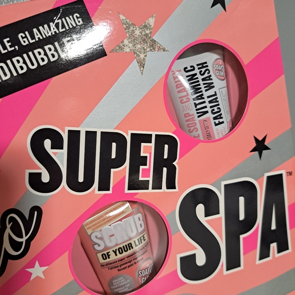 Soap And Glory Hello Super Spa Gift Set NIB Body Wash Butter Lip Gloss - Picture 4 of 6